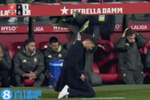 给跪了姆巴佩兜射微微偏出错失绝杀，阿隆索跪地低头沉思