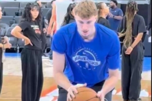 小吧直击弗拉格赛前热身现场！连续胯下后撤罚球线中投3中3！