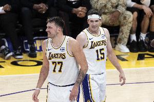 东契奇：里夫斯的表现对我们的胜利至关重要 希望他继续保持