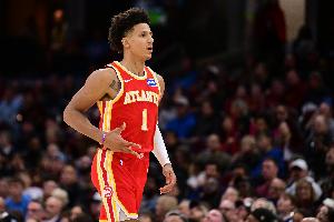 不愧为新鹰王！杰伦·约翰逊半场8中5&6罚5中砍下16分7板2助