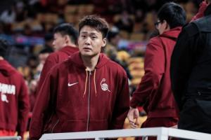 直播吧：中国男篮确认 赵睿不会出战今晚与韩国的世预赛次战