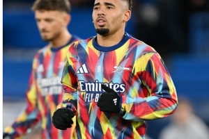 上次出场已是322天前，阿森纳官推晒热苏斯热身照片：欢迎回归！