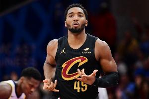 不在状态！米切尔半场7中2拿到5分3板4助 有3失误&正负值-6