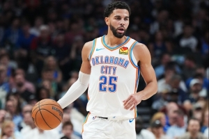 阿杰伊·米切尔：希望每场都能赢30分 但从胶着比赛中能学到很多