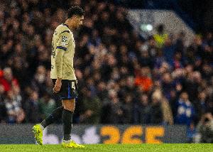 世体：阿劳霍染红后申请休假恢复心理，巴萨同意+给予无限期休假