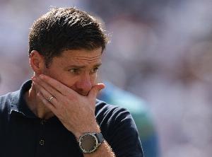 西媒：老佛爷告知阿隆索他不会被解雇，但周中踢毕巴必须要赢球