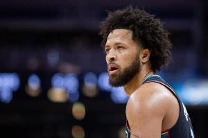 状态火热！康宁汉姆半场16中9轰下19分3板5助2断1帽