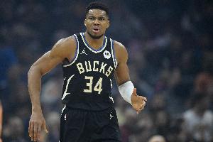 悬念打没了！雄鹿第三节28-17再胜篮网11分 分差达到29分