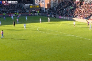 约罗送点，马特塔首次主罚被判二次触球 再罚再中！