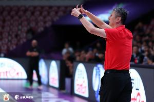 媒体人谈中国男篮半场：没有斗志的比赛 不如给其他人机会试一试