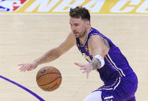 东契奇生涯打鹈鹕场均28.6分 为史上个人对鹈鹕场均最高分