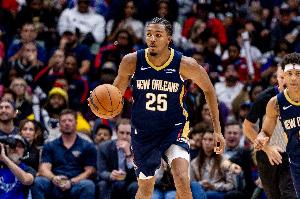 折损大将！鹈鹕今日对阵勇士 特雷·墨菲因右手肘酸痛缺席