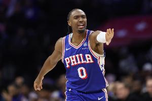 乱乱乱！76人老鹰主裁：看漏了76人要暂停 没挑战看录像是看错了