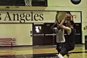 文班亚马劈叉那一刻真的惊呆了，这可是和姚明一样高的人啊