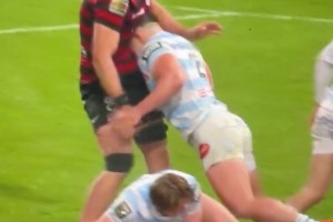 模仿齐达内？法国橄榄球赛场头顶对手恶意犯规！