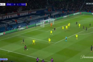 德比战！红牌停赛的安东尼在看台与塞维利亚球迷对线