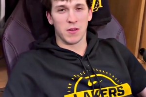 这几个家伙，怎么看起来不会打球的样子